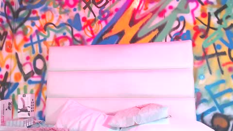 Melissa online show from February 4, 1:59 pm