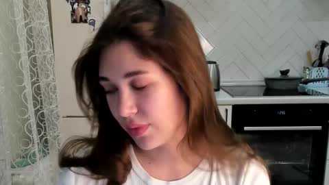 Snapshot of kylieblond chatting on November 18, 7:51 pm Din online show from November 18, 7:51 pm