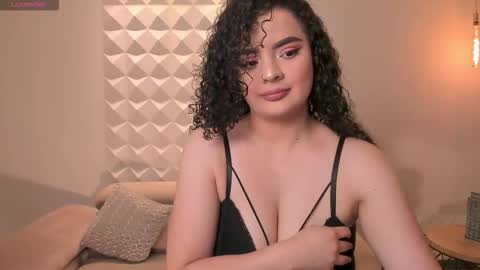 Snapshot of kyliejenkins1 chatting on November 8, 11:21 am Kylie Jenkins online show from November 8, 11:21 am