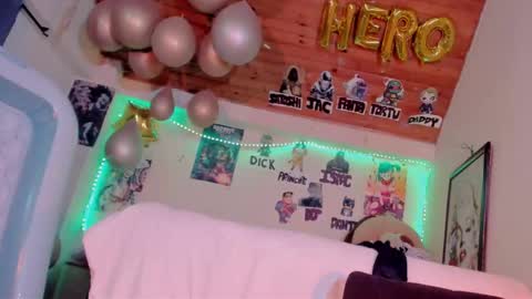 Snapshot of kyliekandy chatting on March 9, 12:31 am online show from March 9, 12:31 am