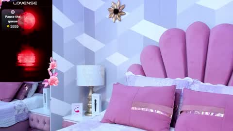 Snapshot of kyliemonnet chatting on February 14, 4:37 am Kylie jl online show from February 14, 4:37 am