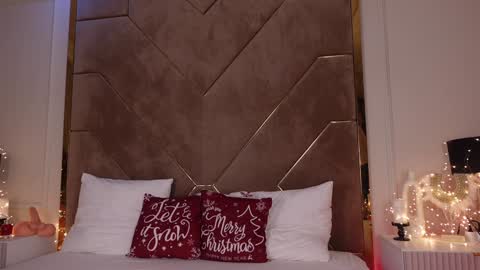 Snapshot of kylievee chatting on December 30, 5:04 am Kylie online show from December 30, 5:04 am