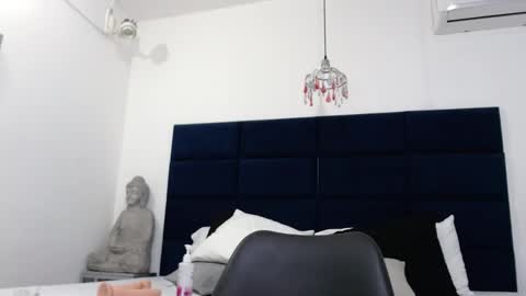 Kylie online show from March 8, 8:33 am