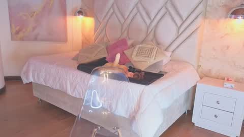 Snapshot of kylle_2050 chatting on February 5, 11:44 am Kyle online show from February 5, 11:44 am