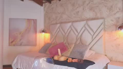 Snapshot of kylle_2050 chatting on February 19, 11:38 am Kyle online show from February 19, 11:38 am