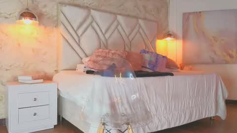 Snapshot of kylle_2050 chatting on September 18, 11:23 am Kyle online show from September 18, 11:23 am