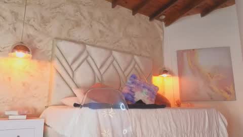 Snapshot of kylle_2050 chatting on October 4, 11:19 am Kyle online show from October 4, 11:19 am