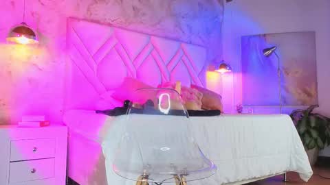 Snapshot of kylle_2050 chatting on November 4, 11:20 am Kyle online show from November 4, 11:20 am