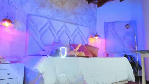 Snapshot of kylle_2050 chatting on November 30, 11:25 am Kyle online show from November 30, 11:25 am