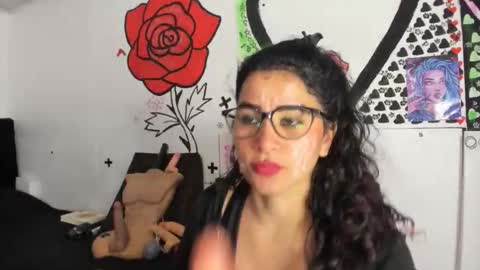 Snapshot of kymberlyhott chatting on December 2, 1:00 am call me kim online show from December 2, 1:00 am