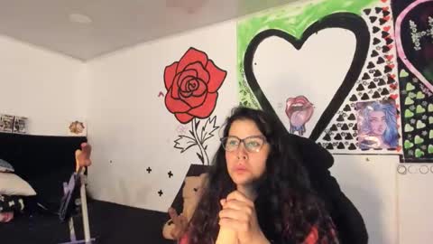 Snapshot of kymberlyhott chatting on December 5, 2:09 am call me kim online show from December 5, 2:09 am