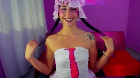 Kym Giraldo online show from November 1, 7:43 am