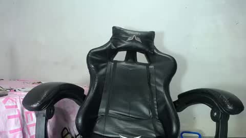 kyrasmith146749 online show from June 4, 2:12 pm