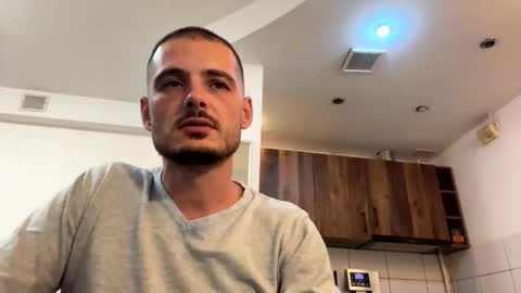 kyravee online show from October 7, 9:56 pm