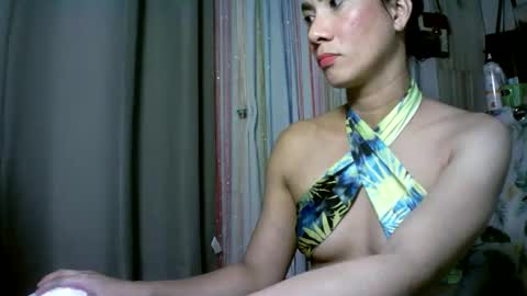 kyutshyne online show from February 19, 2:44 pm