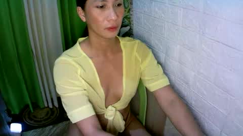 kyutshyne online show from November 22, 3:38 am