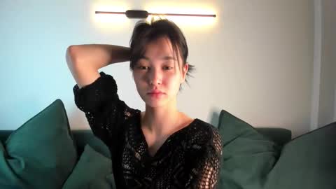 Snapshot of l1l_lola chatting on October 18, 7:09 am Ameli online show from October 18, 7:09 am