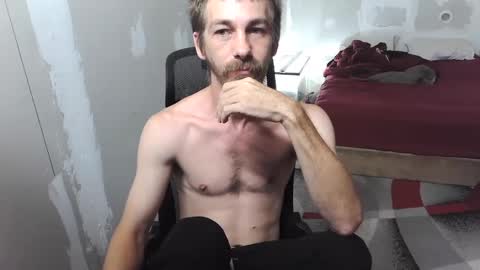 Snapshot of l1v1nth3dr3am chatting on October 9, 6:22 am l1v1nth3dr3am online show from October 9, 6:22 am