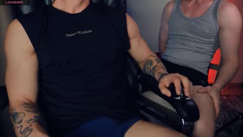 Snapshot of l_adonis_l chatting on December 1, 7:35 am Adonis online show from December 1, 7:35 am