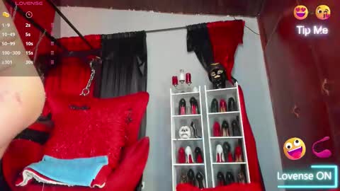 Snapshot of la_crespa__ chatting on September 9, 11:54 am la_crespa__ online show from September 9, 11:54 am