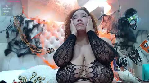 la crespa x online show from October 18, 1:34 pm