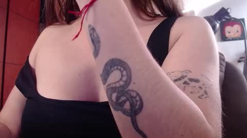 Snapshot of la_femme_fatale_ chatting on October 29, 9:49 pm Hanna FREE ONLYFANS online show from October 29, 9:49 pm