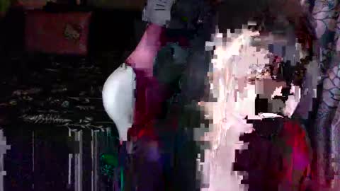 Snapshot of la_lechera_ chatting on December 20, 2:02 pm la_lechera_ online show from December 20, 2:02 pm