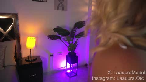Snapshot of laauura_1 chatting on February 21, 10:26 pm Only Fans laauura online show from February 21, 10:26 pm