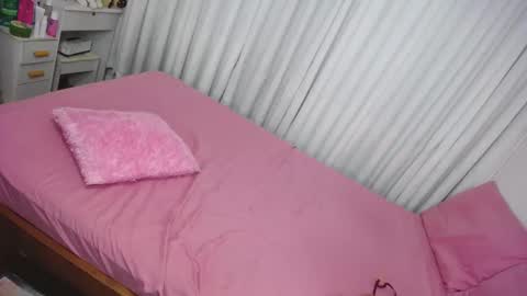 Snapshot of labonita_carla chatting on February 20, 2:18 am CARLA online show from February 20, 2:18 am