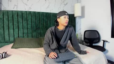 labrinthteasing online show from February 10, 12:31 pm