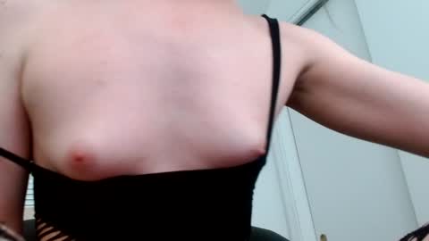 Snapshot of laceyphoenix1 chatting on December 19, 2:45 am Lacey Phoenix online show from December 19, 2:45 am