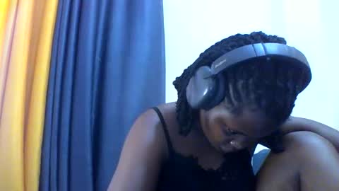 Snapshot of ladar_ chatting on March 4, 5:02 am vida online show from March 4, 5:02 am