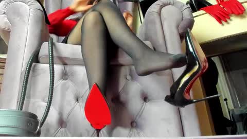 Snapshot of lady__leather chatting on October 4, 11:08 am GoddessLeather online show from October 4, 11:08 am