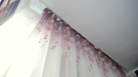 lady_boom_ online show from December 3, 4:17 pm