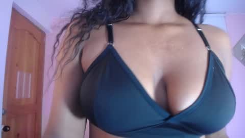 Snapshot of lady_danbury chatting on January 5, 7:17 pm Karla - Instagram lady karla1 online show from January 5, 7:17 pm