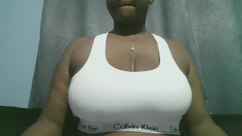 Snapshot of lady_dearra chatting on September 13, 2:11 am lady_dearra online show from September 13, 2:11 am