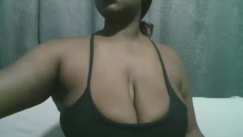 Snapshot of lady_dearra chatting on September 27, 2:27 am lady_dearra online show from September 27, 2:27 am