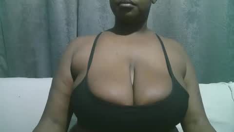Snapshot of lady_dearra chatting on September 30, 2:05 am lady_dearra online show from September 30, 2:05 am