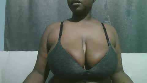 Snapshot of lady_dearra chatting on October 12, 3:49 am lady_dearra online show from October 12, 3:49 am