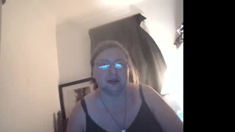 Snapshot of lady_delilah_ts chatting on February 16, 11:59 pm Delilah-Catherine online show from February 16, 11:59 pm