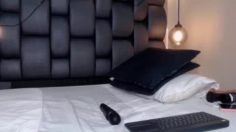 LADY  online show from February 1, 5:07 am