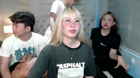 Snapshot of lady_galacticax chatting on February 8, 6:01 am online show from February 8, 6:01 am