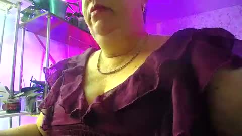 Snapshot of lady_gloria chatting on September 18, 4:03 am Lady Gloria online show from September 18, 4:03 am