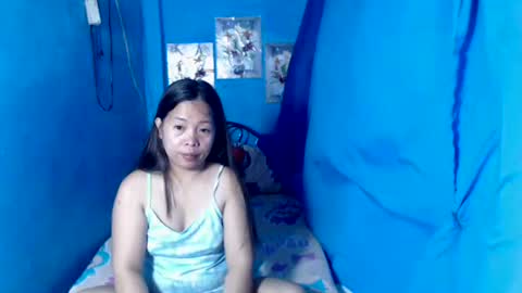 lady_in_bed69 online show from May 25, 10:27 pm