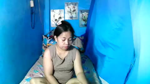 lady_in_bed69 online show from May 29, 9:57 pm
