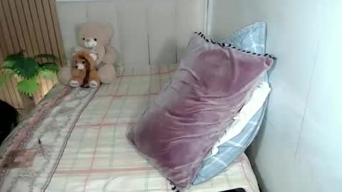   online show from March 18, 4:21 pm