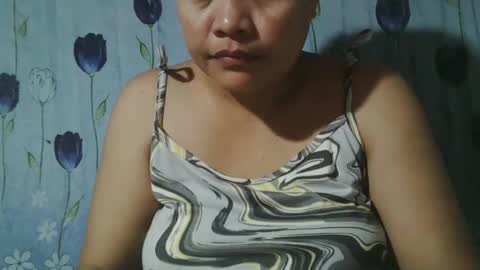 Snapshot of lady_love063 chatting on February 18, 9:54 am lady_love063 online show from February 18, 9:54 am