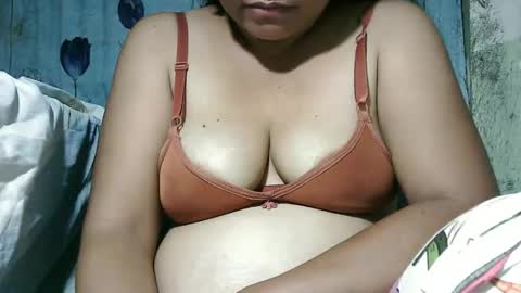 lady_love063 online show from January 18, 8:45 pm