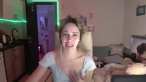 Snapshot of lady_smile69 chatting on November 15, 3:26 am lady_smile69 online show from November 15, 3:26 am