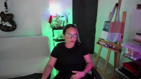 Snapshot of lady_sophie01 chatting on November 28, 7:05 pm Sophie online show from November 28, 7:05 pm